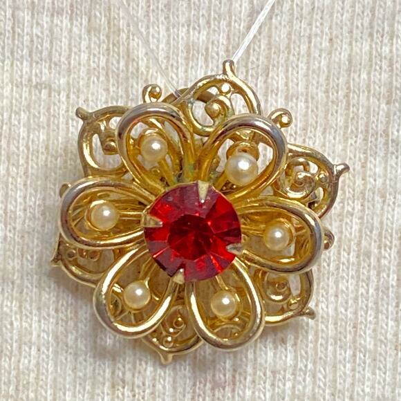 Vintage Snowflake Brooch Pendant Gold Tone Open Pearly Beads Central Red Stone - Picture 2 of 10